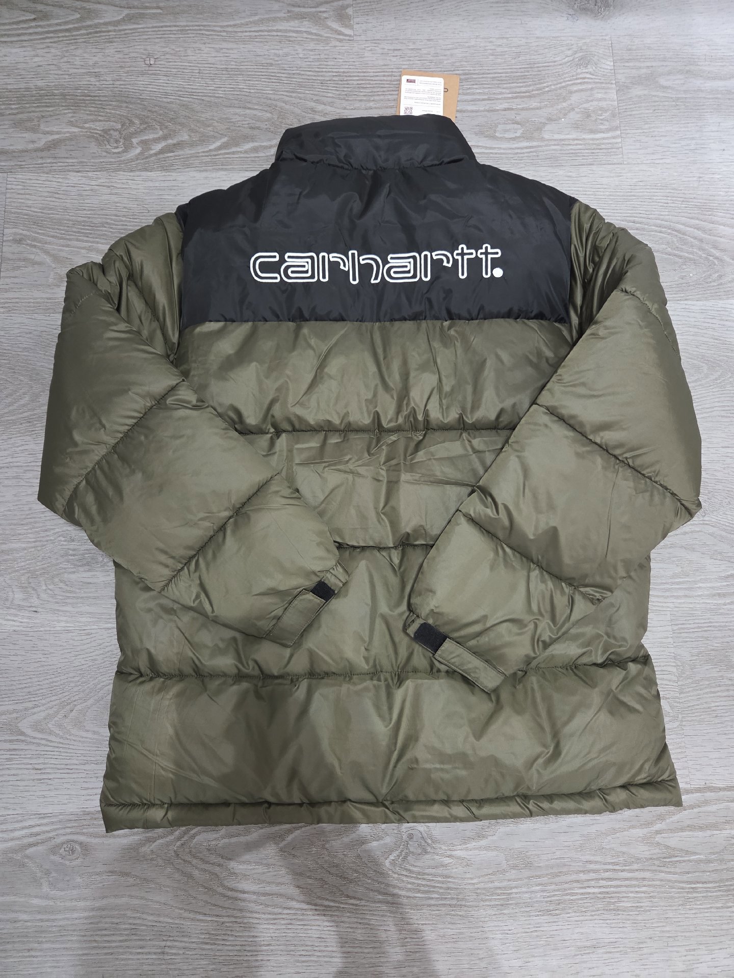 Mens Carhartt Puffer jacket Size Medium , Carhartt, M, New condition — preloved on SilentSale®