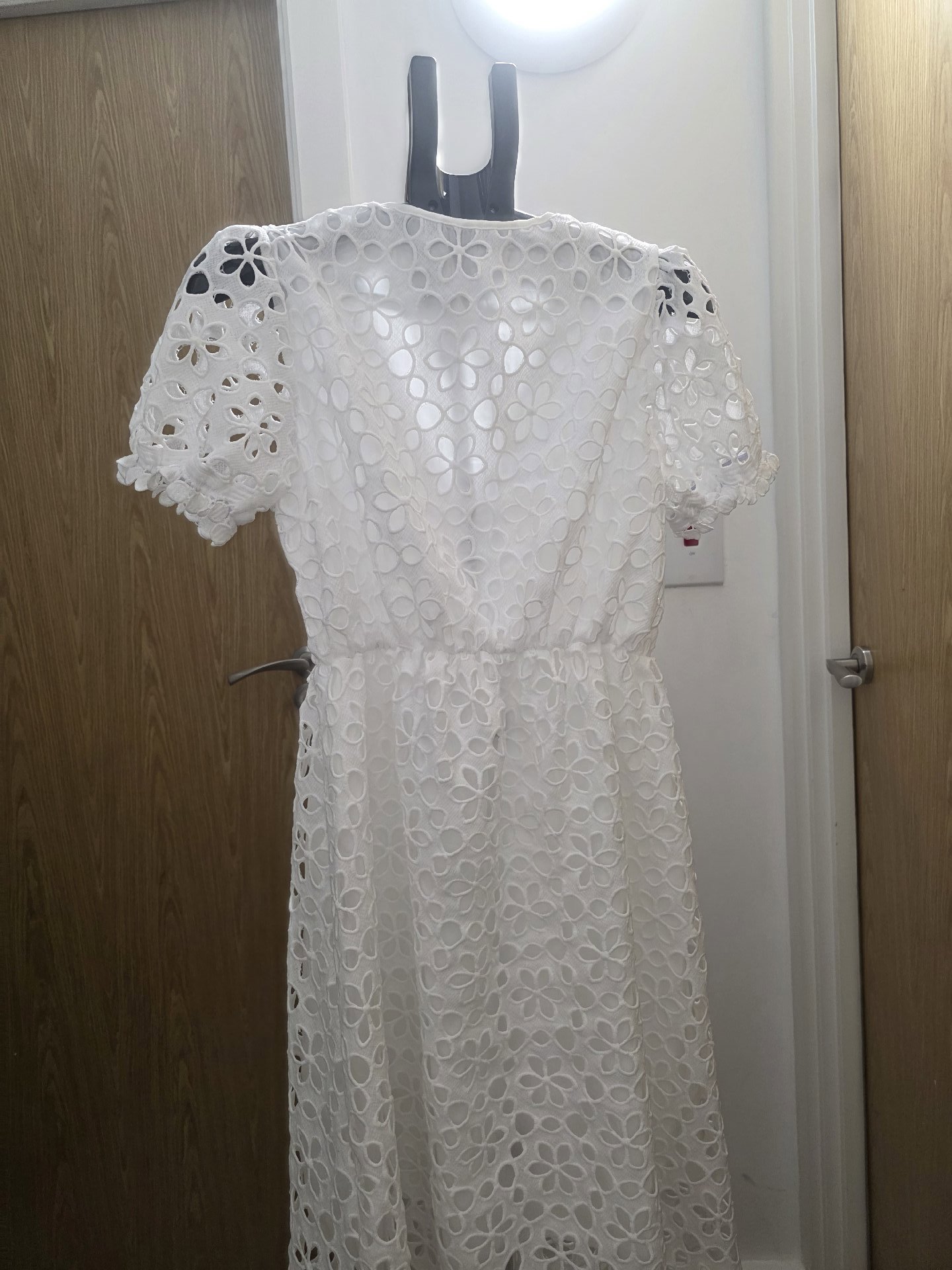 White Floral Eyelet Midi Dress, Unbranded, 8, New condition — preloved on SilentSale®