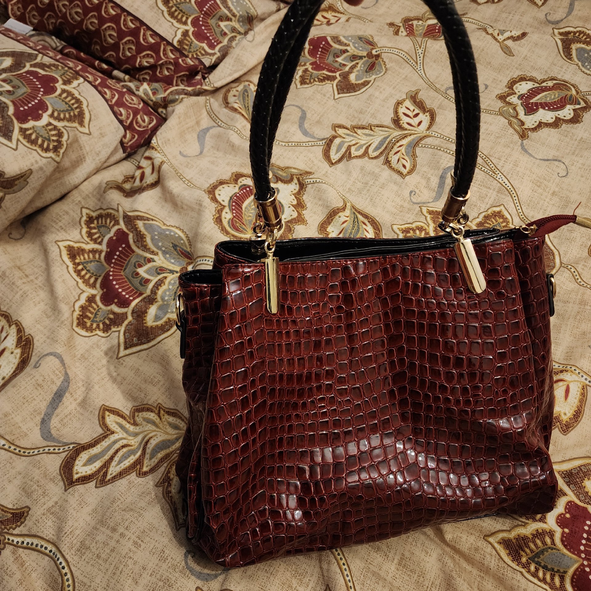 Hand bag with makeup pouch , Unbranded, Medium, Excellent condition — preloved on SilentSale®