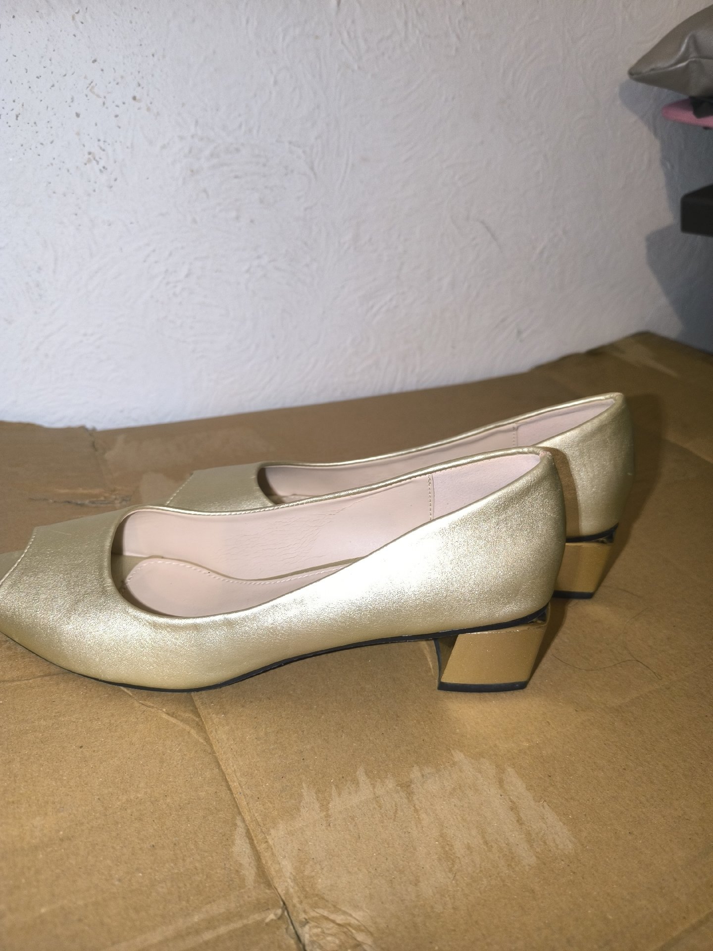 Annie Sawyer Gold Peep Toe Low Heel Shoes – Size 8, Annie Sawyer, 8, Excellent condition — preloved on SilentSale®