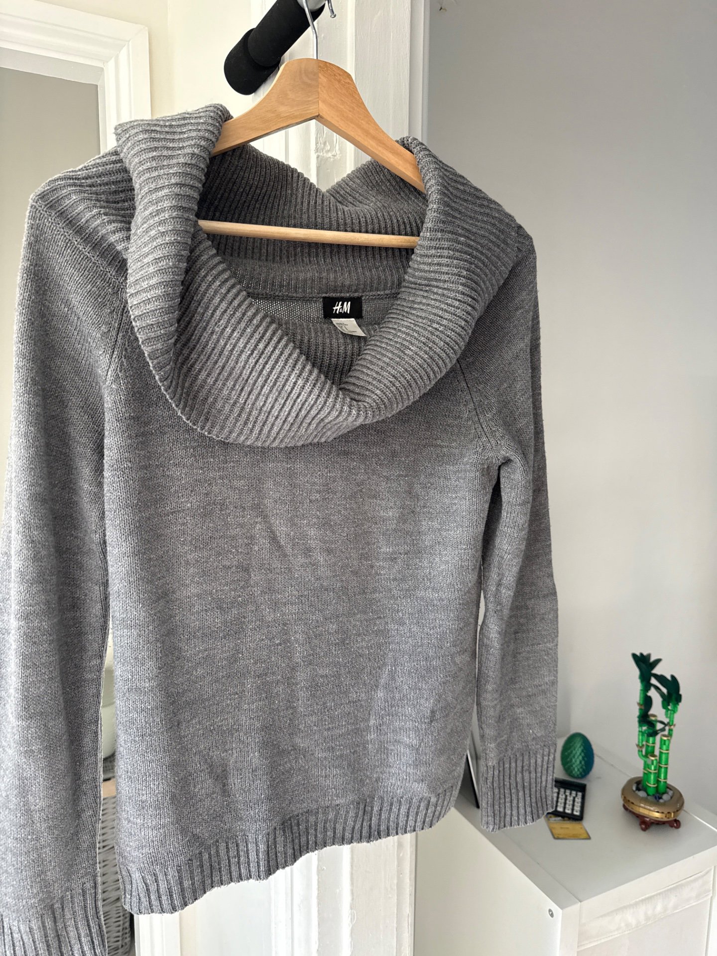 H&M Grey Cowl Neck Jumper – Size M, H&M, M, Good condition — preloved on SilentSale®