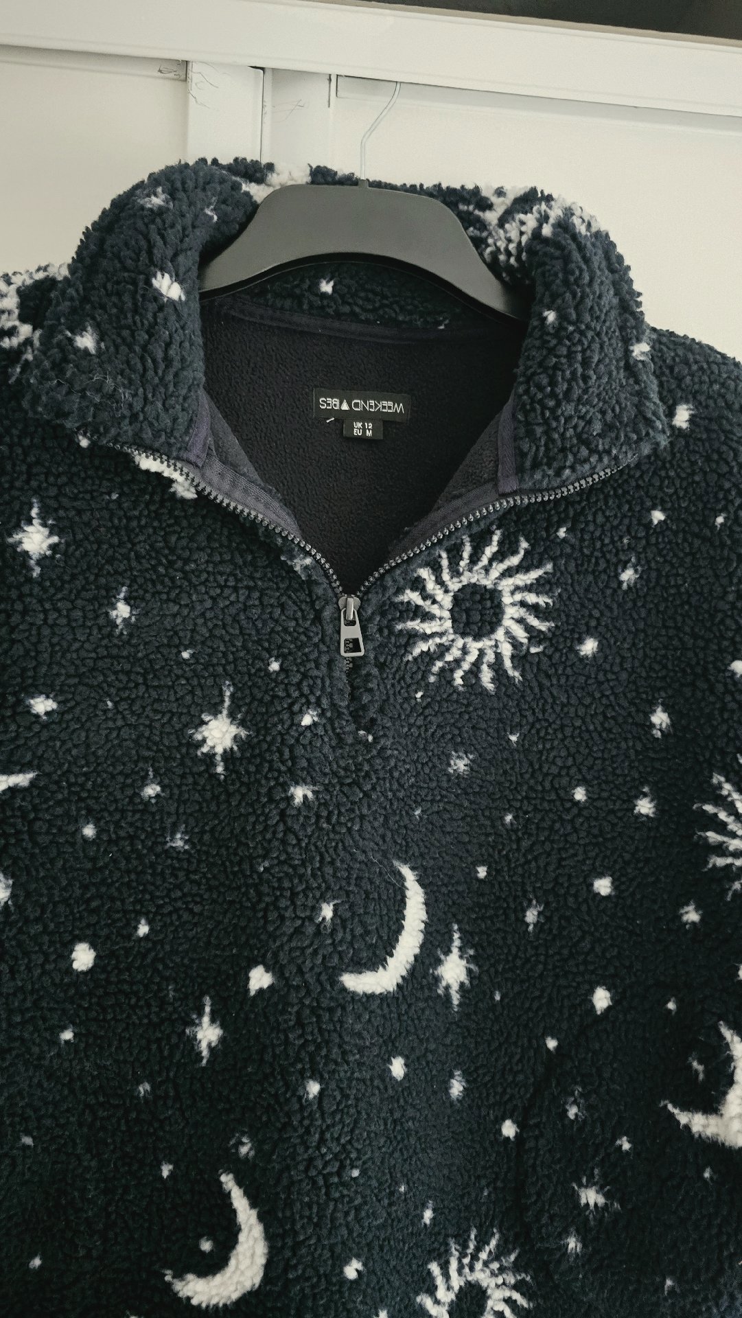 Weekend Vibes Black Fleece Jumper with Moon and Sun Print – UK 12, Weekend Vibes, 12, Excellent condition — preloved on SilentSale®