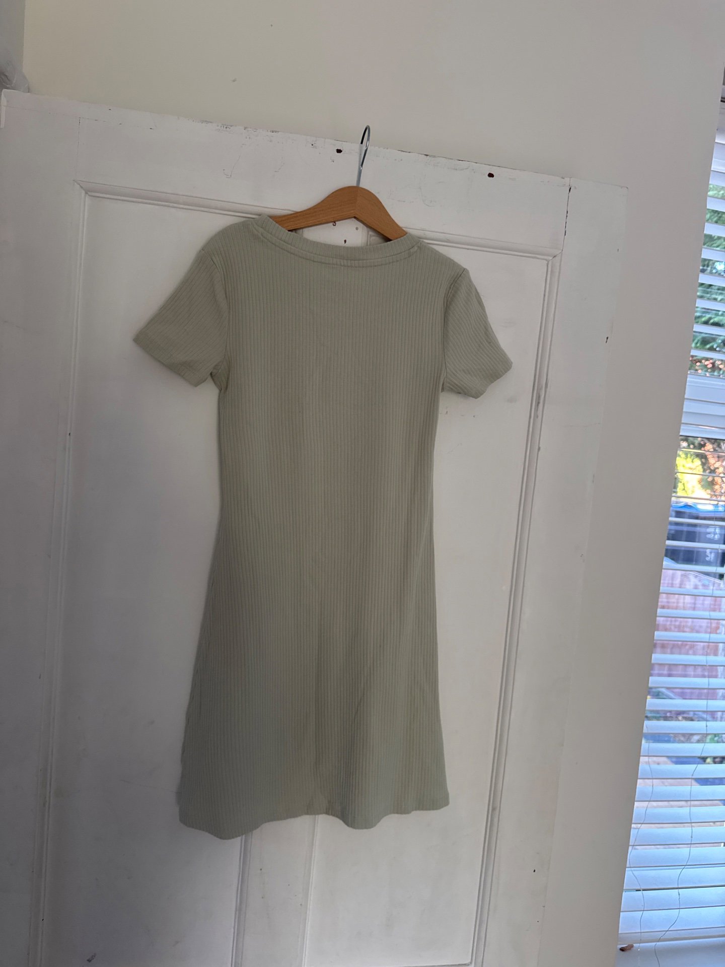 Green Ribbed Short Sleeve Midi Dress – Size M, H&M, 12 years, Excellent condition — preloved on SilentSale®