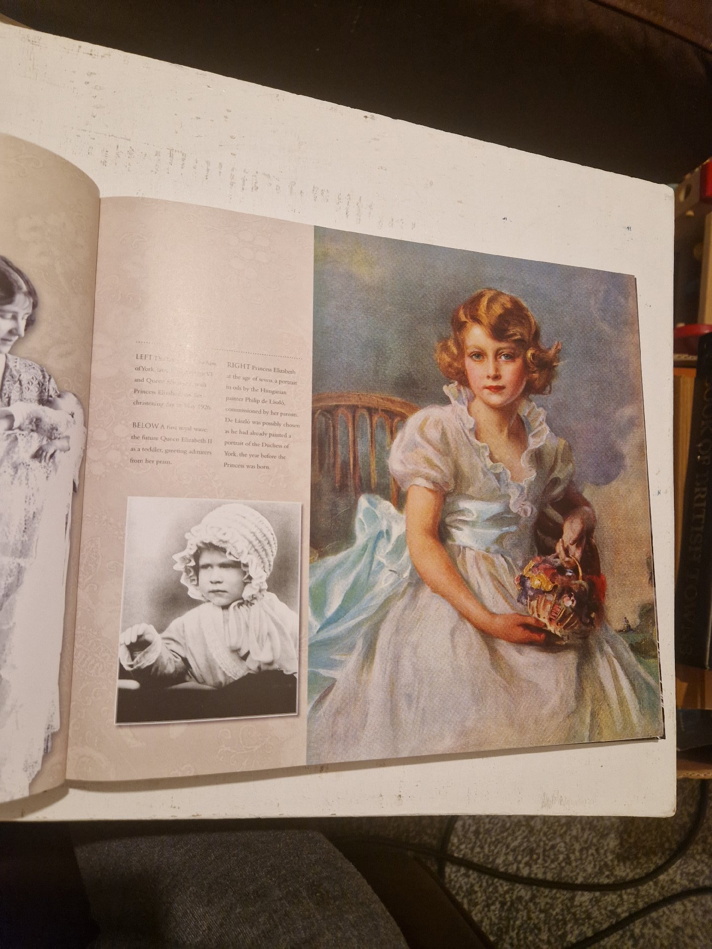 Treasures of Queen Elizabeth — Tim Ewart, Carlton Books, Limited, One Size, Excellent condition — preloved on SilentSale®
