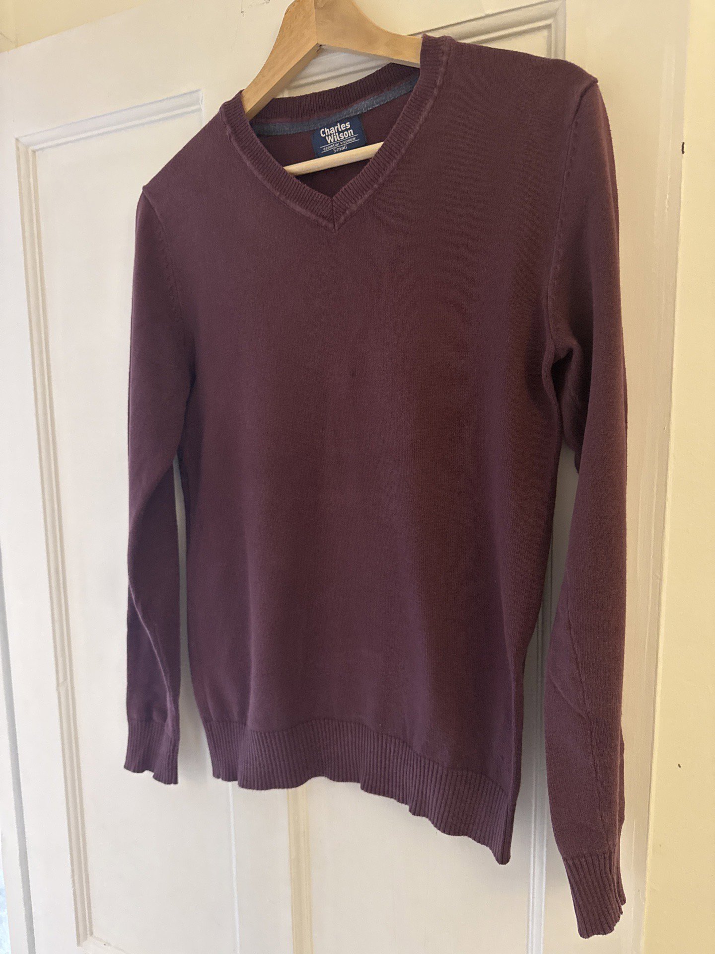 Charles Wilson Burgundy V-Neck Knit Jumper Small, Charles Wilson, S, Excellent condition — preloved on SilentSale®