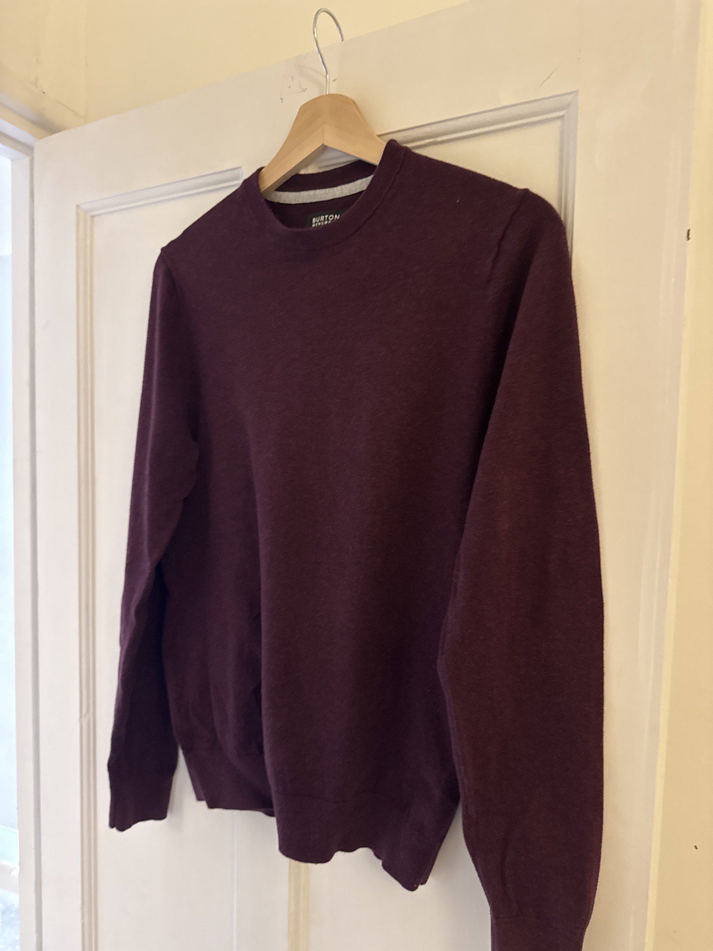 Burton Menswear Burgundy Crew Neck Jumper – XS, Burton Menswear, XS, Excellent condition — preloved on SilentSale®