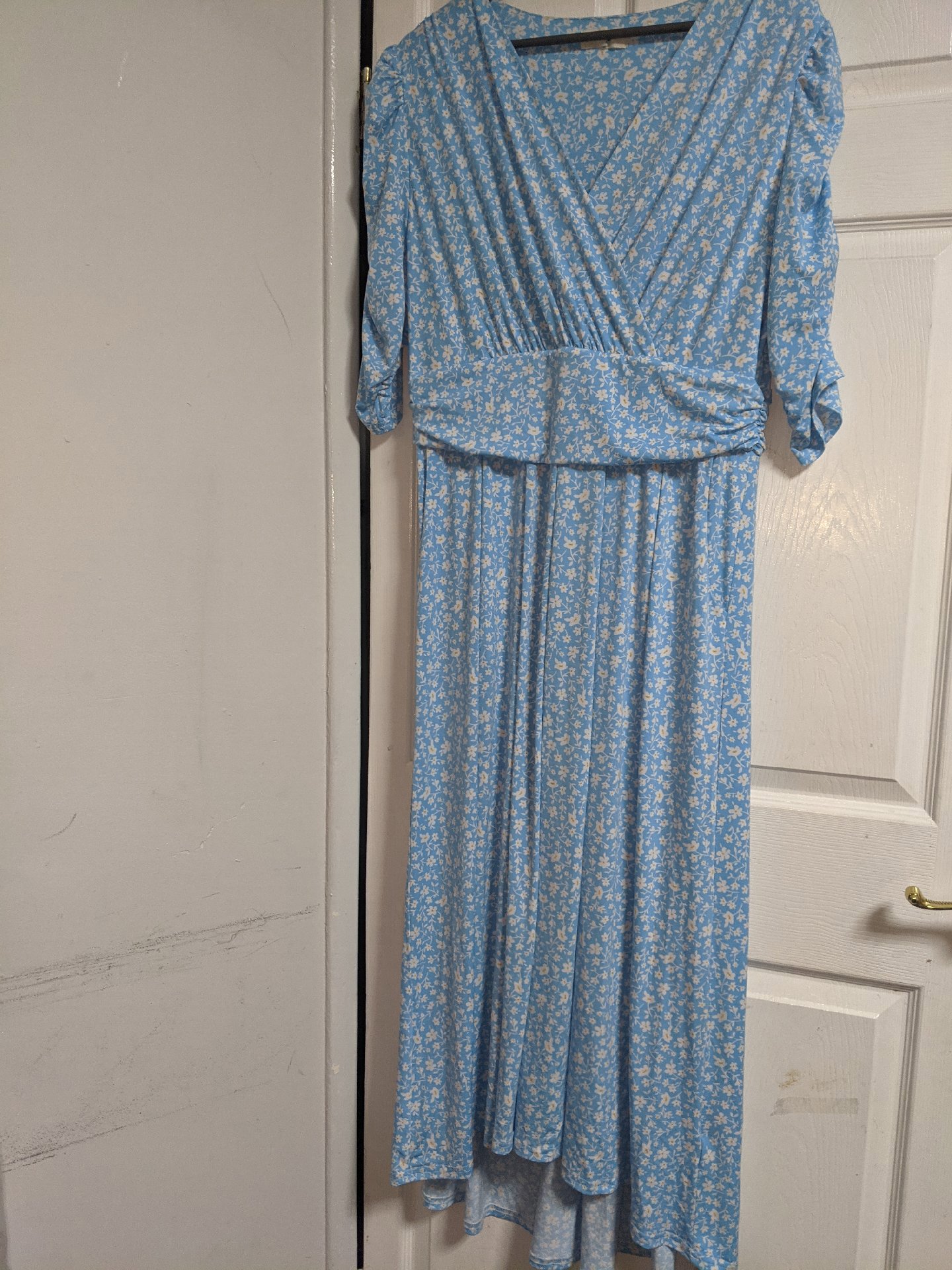 Blue Floral Print Maxi Dress with Puff Sleeves, Jolie Moi, 18, Excellent condition — preloved on SilentSale®
