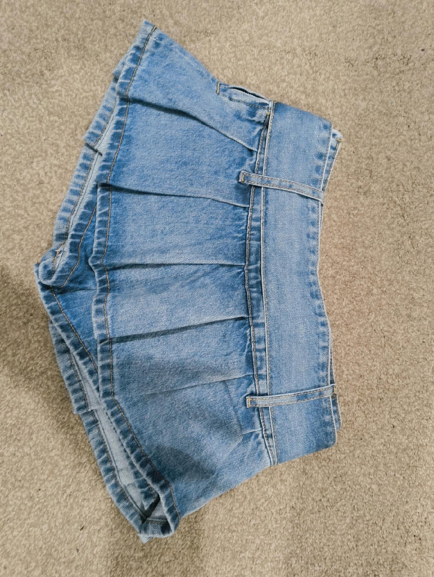 Edikted Denim Pleated Skort with Belt – XS, Edikted, XS, Excellent condition — preloved on SilentSale®