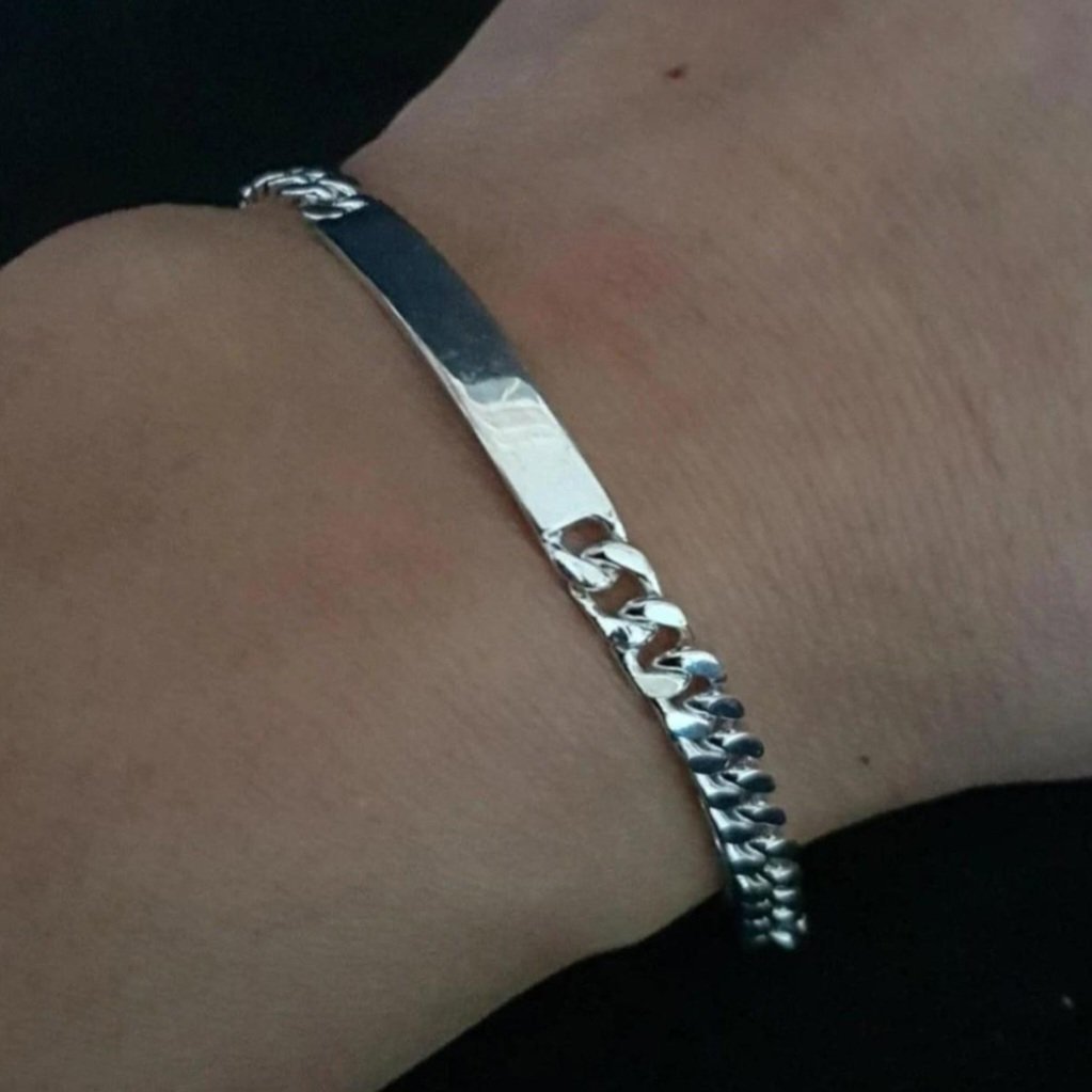 Solid 925 sterling silver ID bracelet with curb chain links , sterling silver, One Size, New condition — preloved on SilentSale®