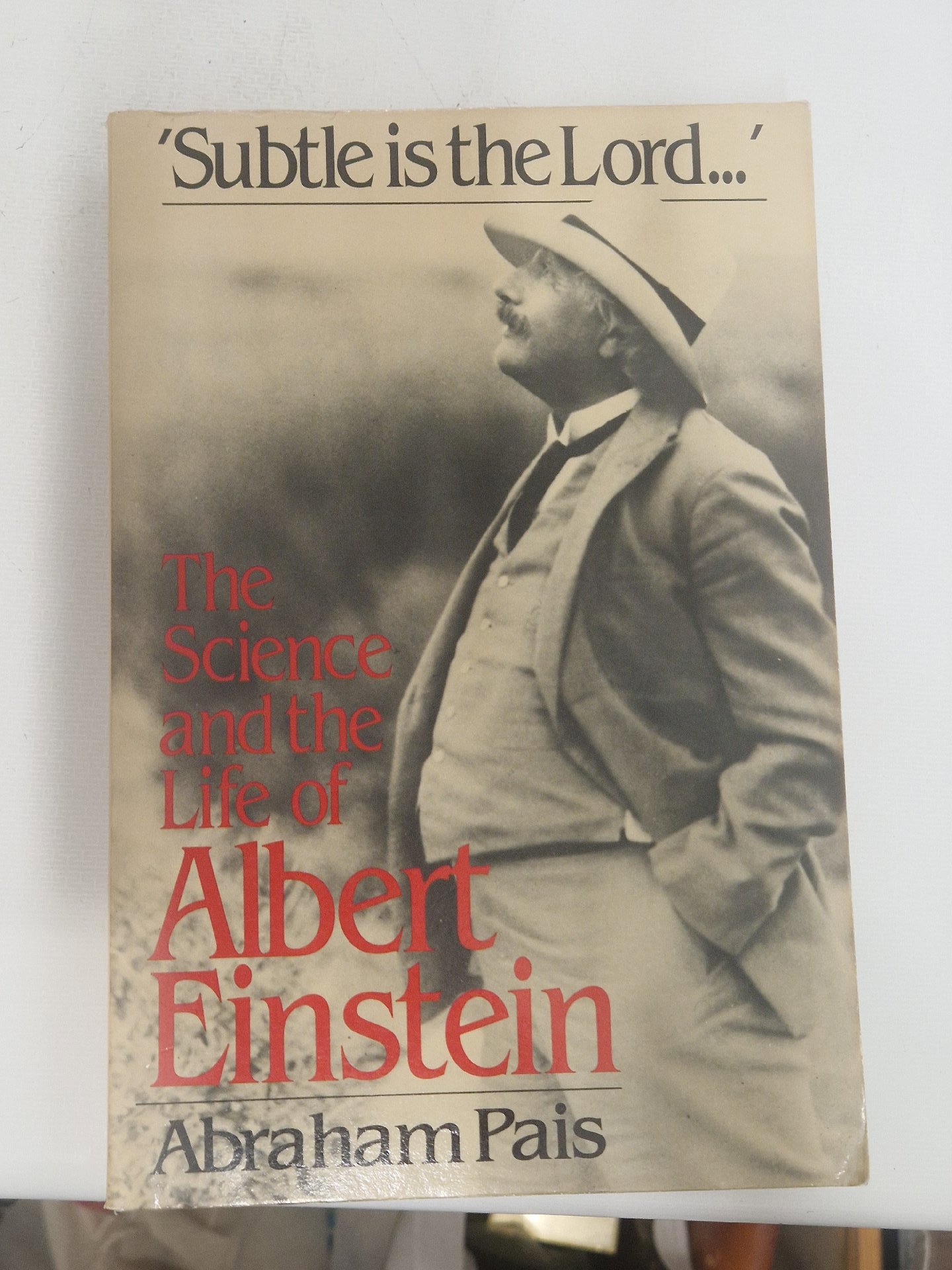 'Subtle is the Lord: The Science and the Life of Albert Einstein' by Abraham Pais, Unbranded, One Size, Good condition — preloved on SilentSale®