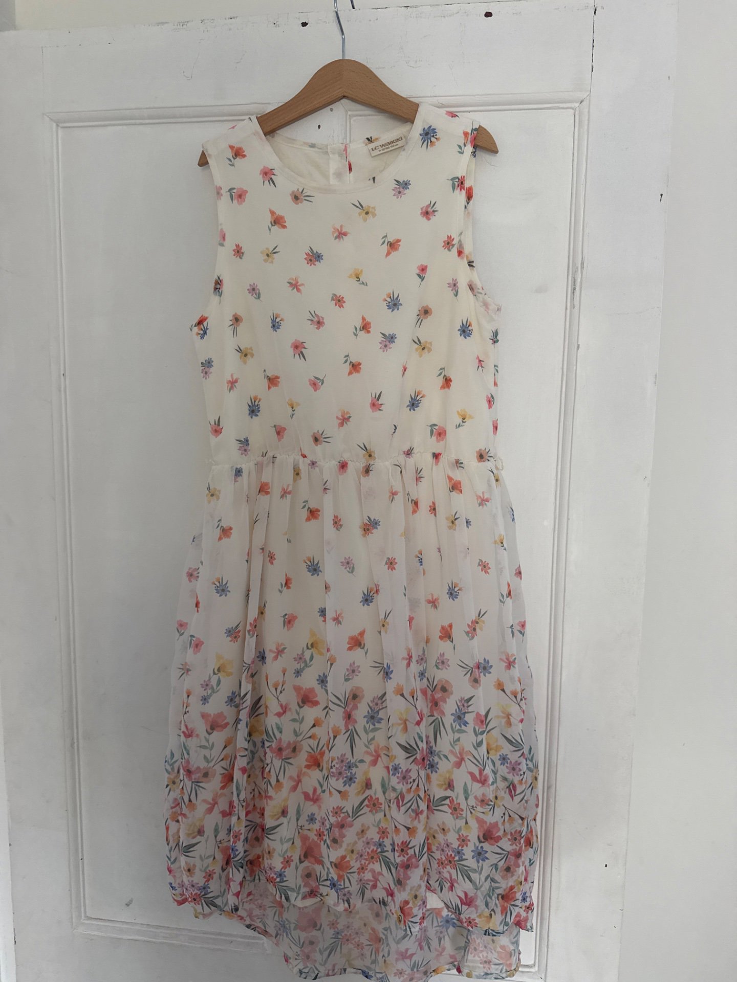 Girls Floral Sleeveless Midi Dress – Size 11-12, LC Waikiki, 12 years, Excellent condition — preloved on SilentSale®