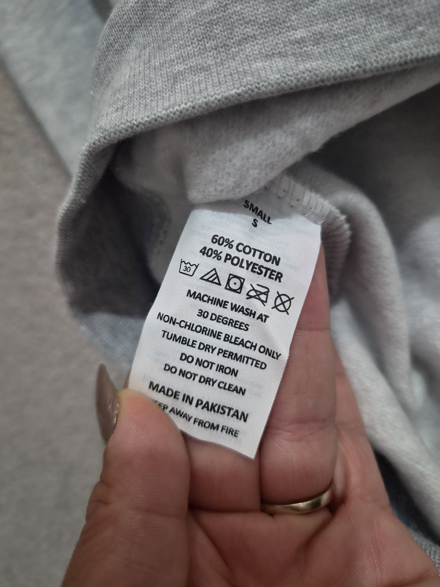 Grey Cherries Print Sweatshirt Small, Unbranded, S, Excellent condition — preloved on SilentSale®