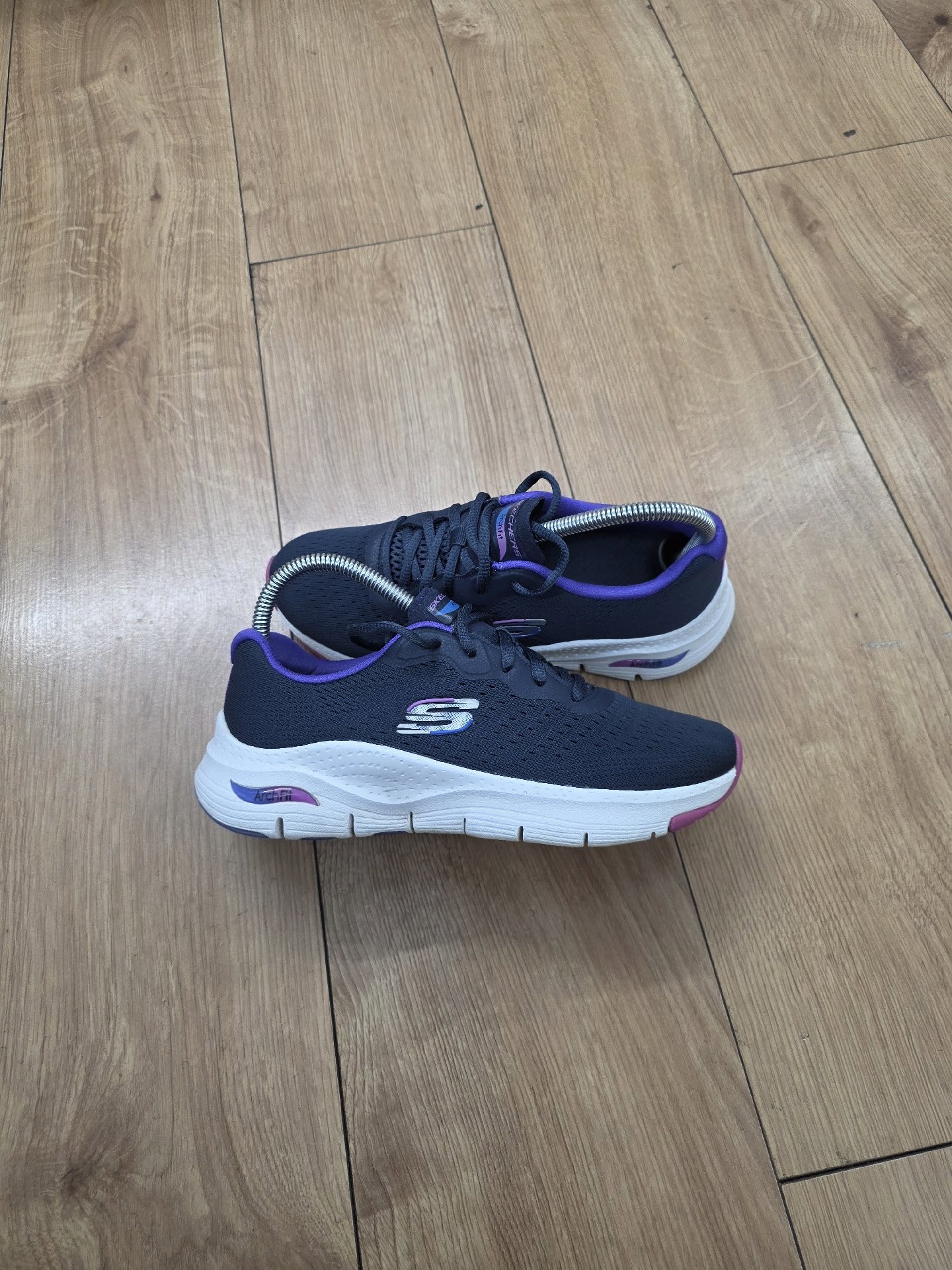 Skechers Arch Fit Black and Purple Trainers uk 7, Skechers, 7, Excellent condition — preloved on SilentSale®