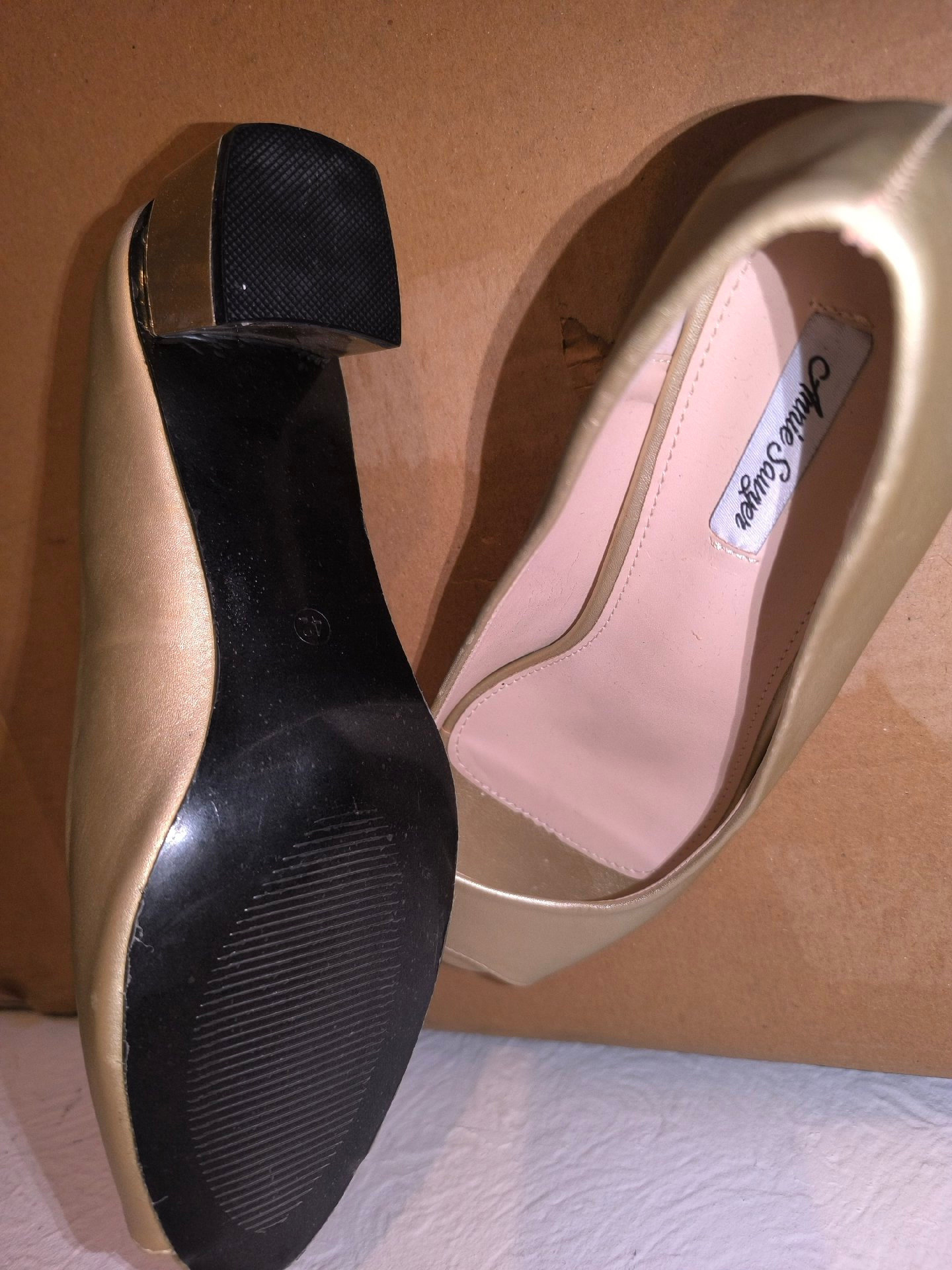Annie Sawyer Gold Peep Toe Low Heel Shoes – Size 8, Annie Sawyer, 8, Excellent condition — preloved on SilentSale®