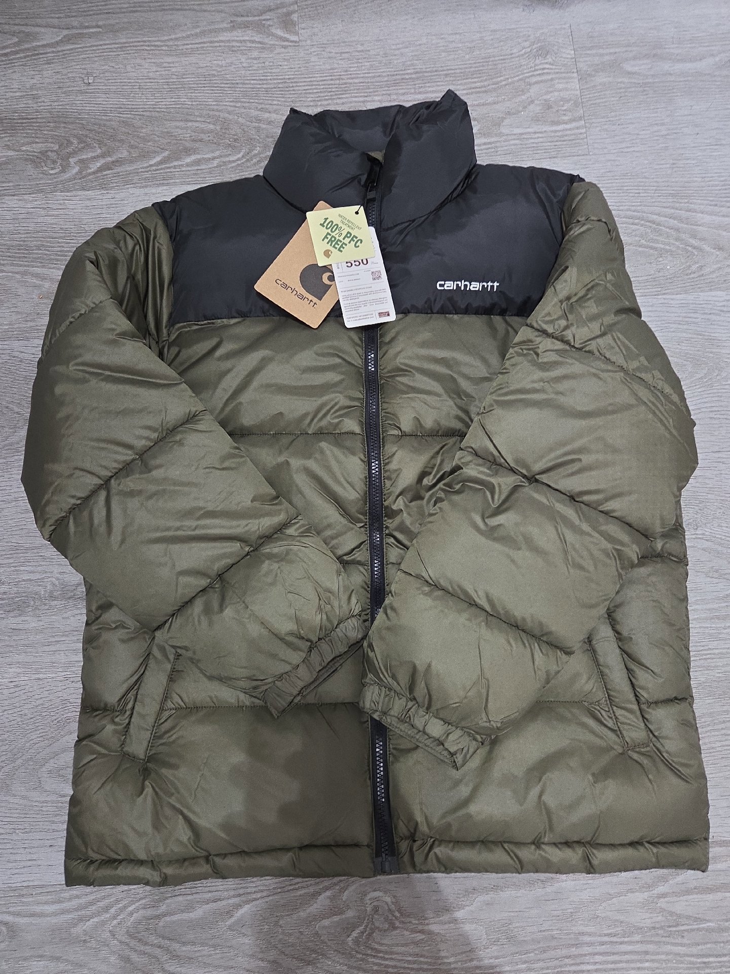 Mens Carhartt Puffer jacket Size Medium , Carhartt, M, New condition — preloved on SilentSale®