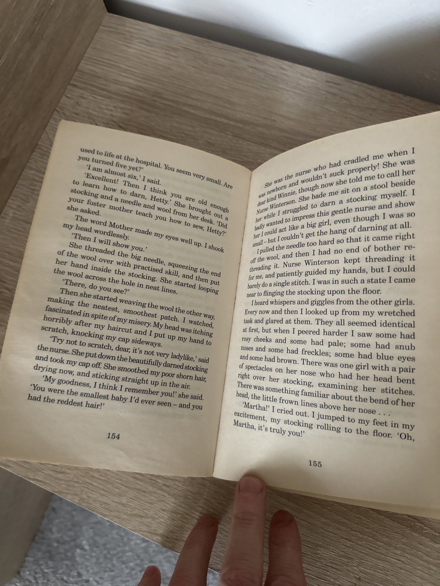 Hetty Feather — Jacqueline Wilson, Penguin Random House, One Size, Good condition — preloved on SilentSale®