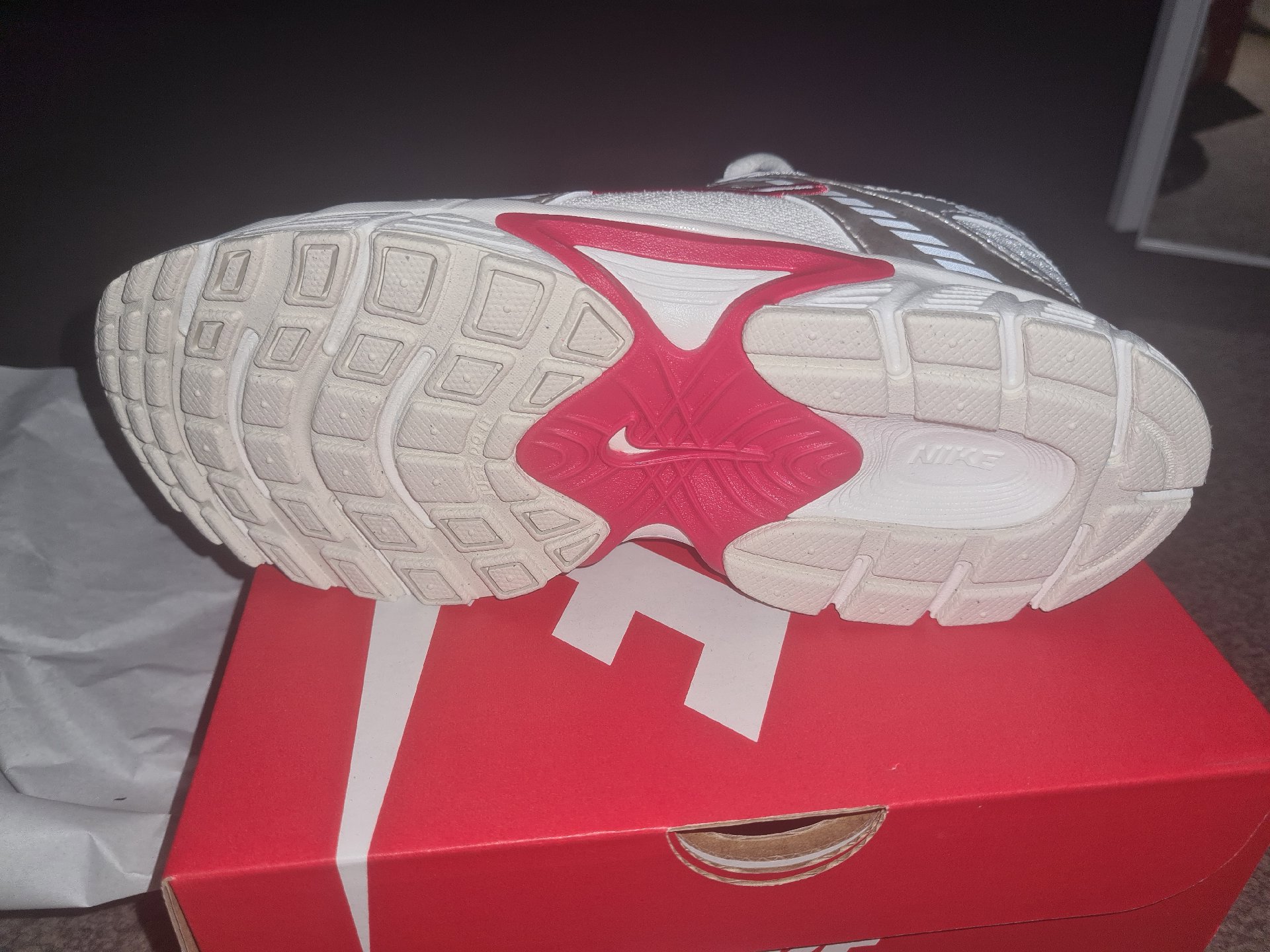 Nike V5 RNR Lace White and Tropical Pink Trainers – UK 2 Youth, Nike, UK 2 Y, Excellent condition — preloved on SilentSale®