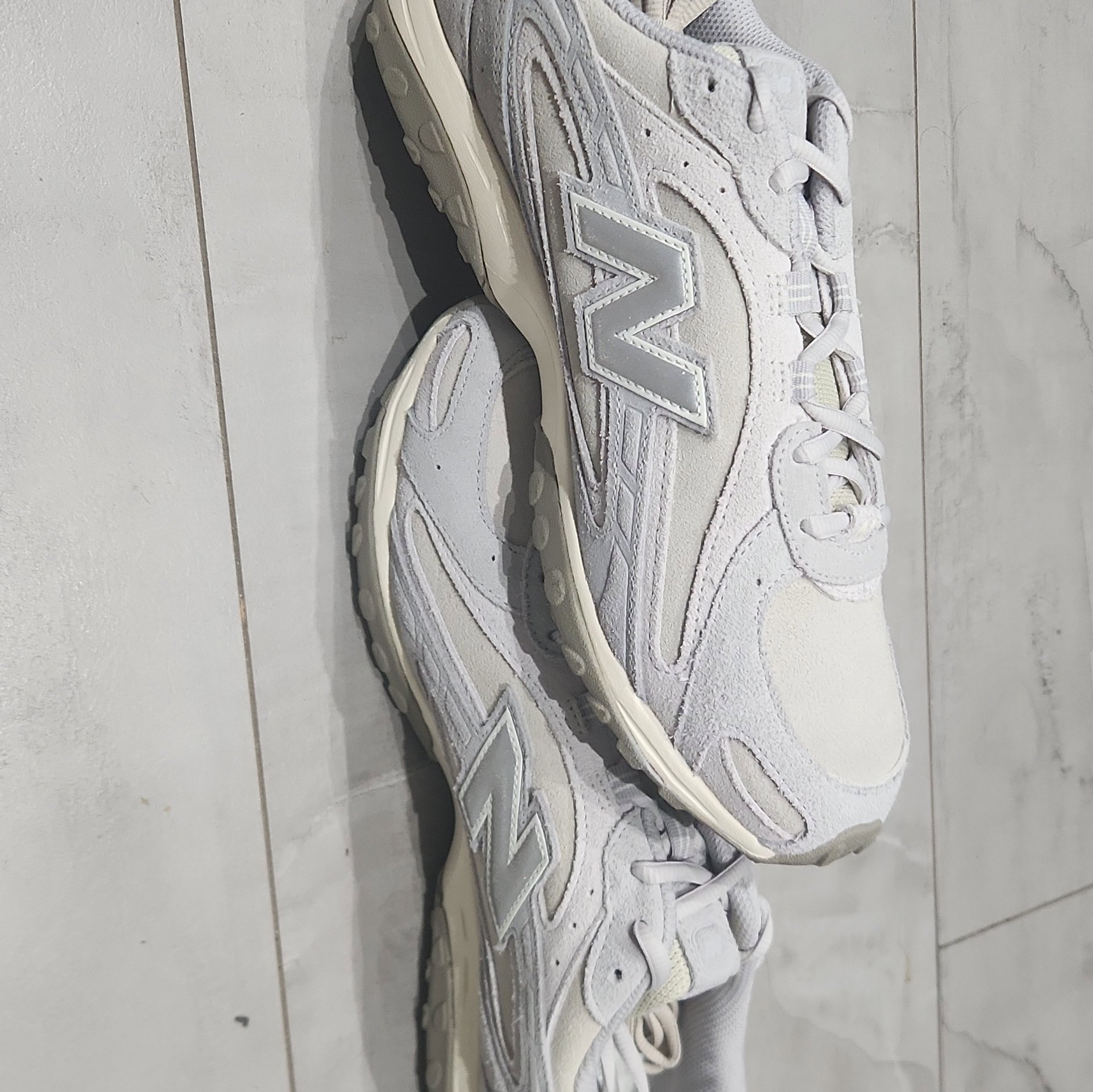 New Balance White Suede Trainers – UK 10, New Balance, 10, New condition — preloved on SilentSale®