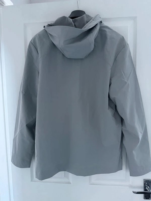 Castore rain jacket XL, Castore, XL, New condition — preloved on SilentSale®