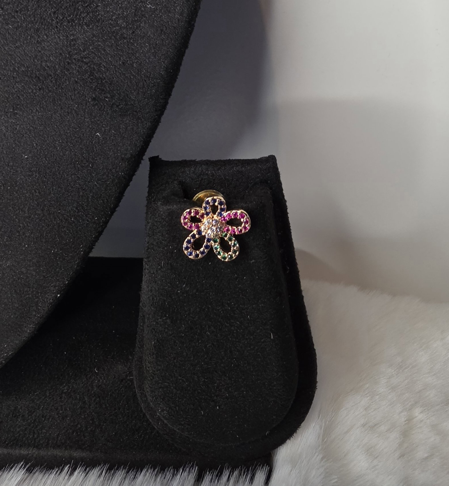 Gold Tone Flower Pendant Necklace and Earrings Set with Multicolour Stones, AD, One Size, New condition — preloved on SilentSale®