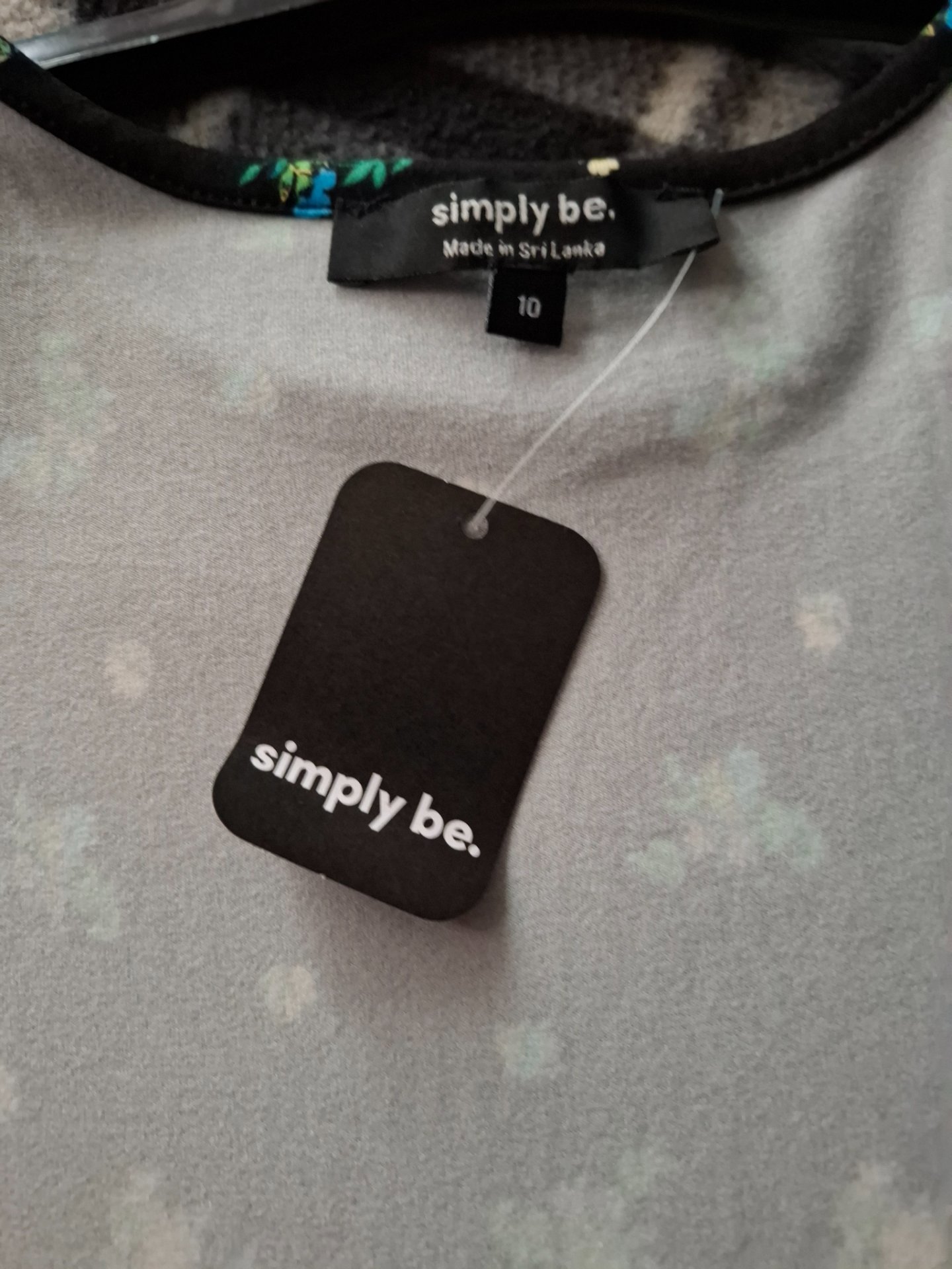Simply Be Black Floral Short Sleeve Dress – Size 10, Simply Be, 10, New condition — preloved on SilentSale®