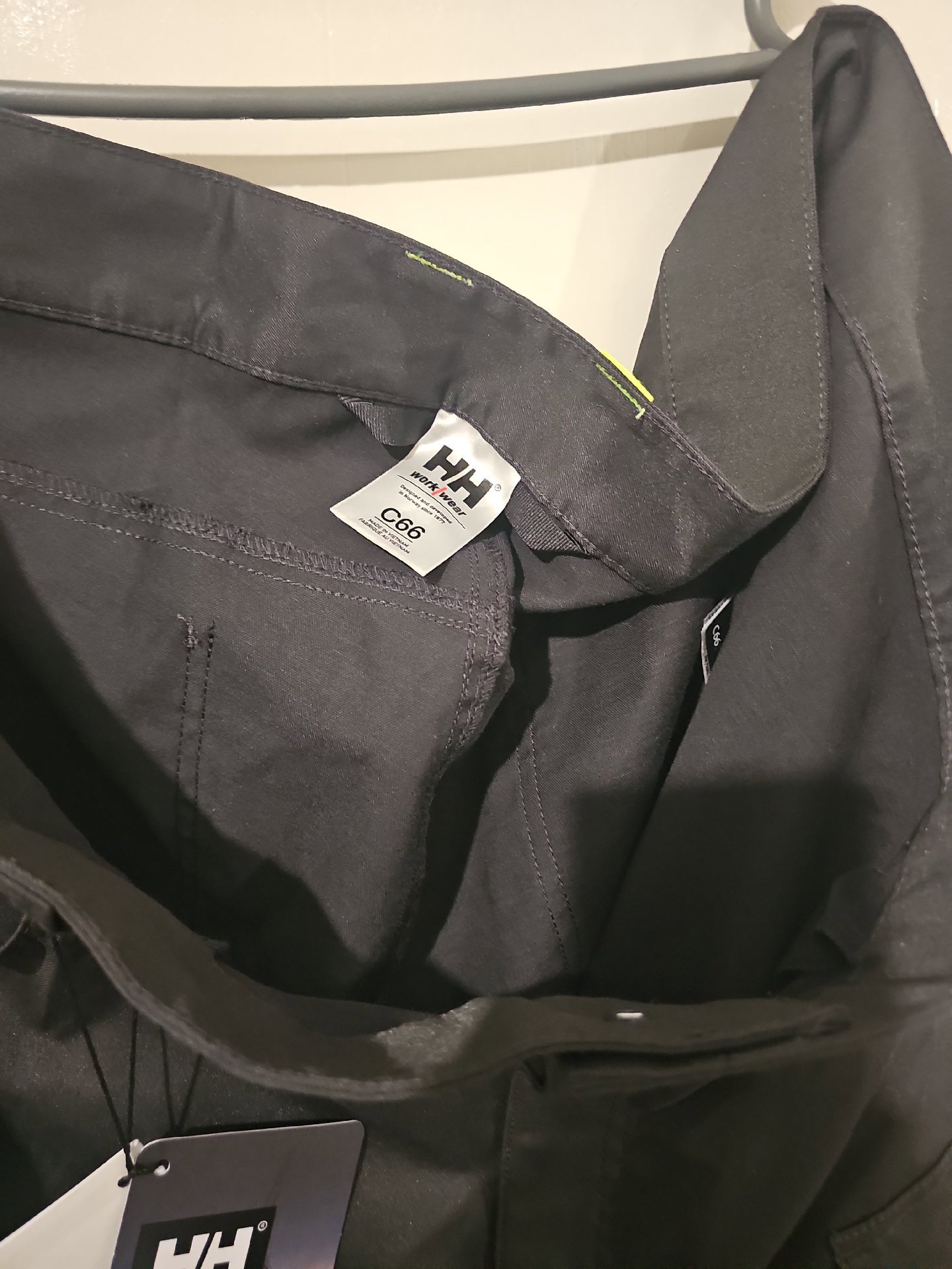 Helly Hansen Workwear Black Hi-Vis Work Trousers – Size C66, Helly Hansen, C66, New condition — preloved on SilentSale®
