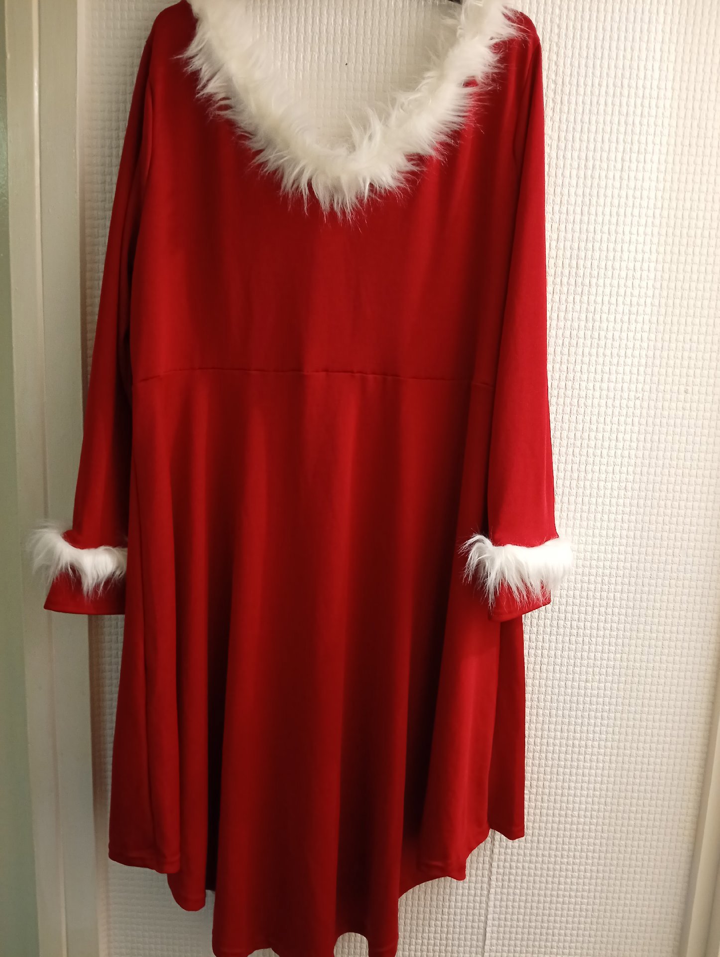 Rosegal Red Faux Fur Trim Christmas Dress – Size 26, Rosegal, 26, New condition — preloved on SilentSale®