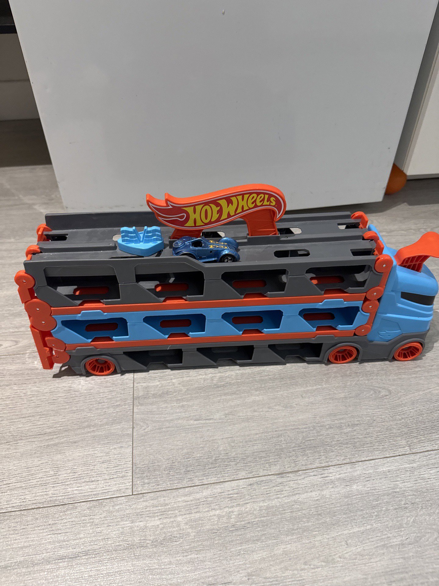 Hot Wheels Toy Truck and Track Set, Hot Wheels, One Size, Excellent condition — preloved on SilentSale®
