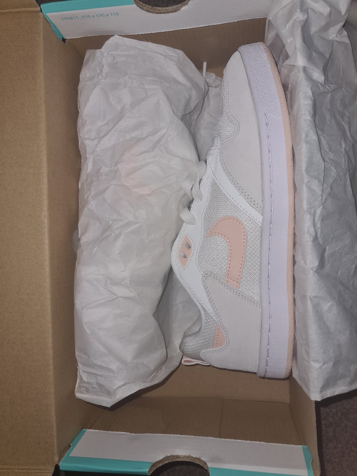 Nike SB Alleyoop Summit White Washed Coral Trainers – UK 6Y, Nike, UK 6Y, Excellent condition — preloved on SilentSale®