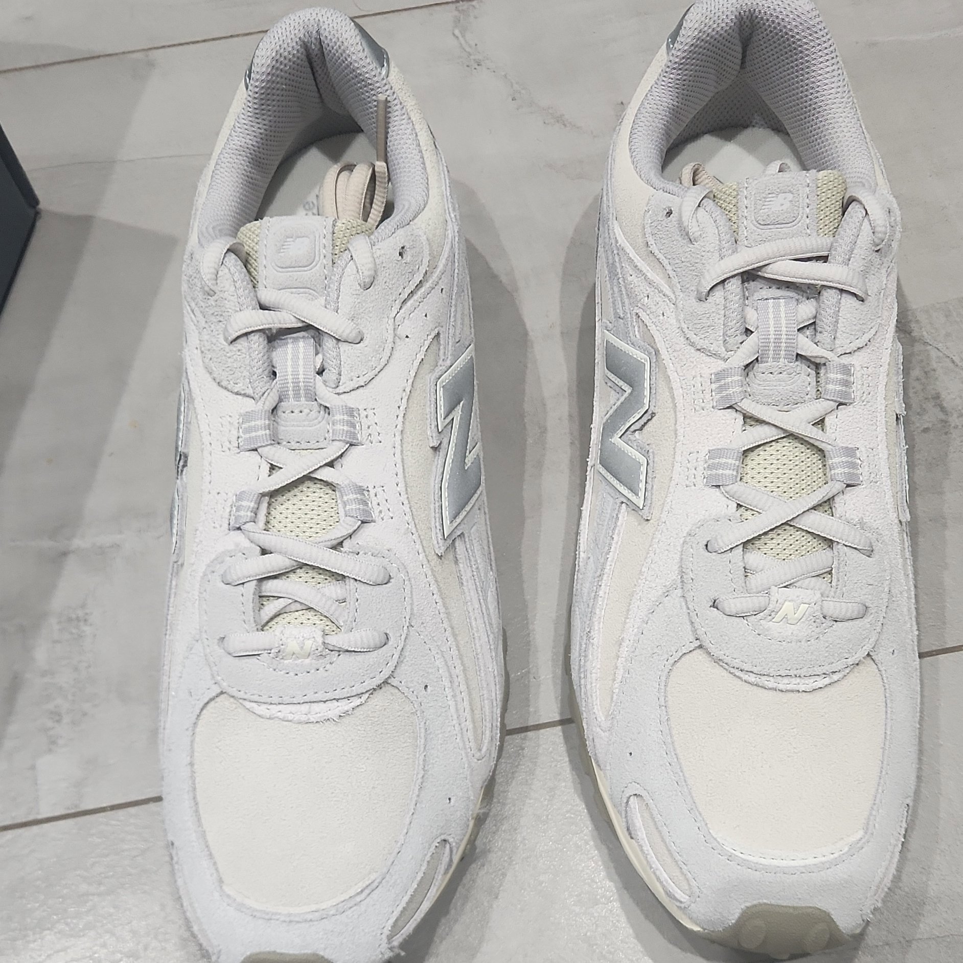 New Balance White Suede Trainers – UK 10, New Balance, 10, New condition — preloved on SilentSale®