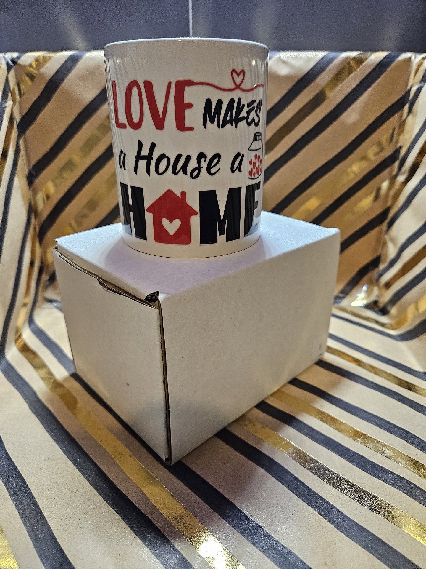 Ceramic Mug with Love Makes a House a Home Print, Unbranded, One Size, New condition — preloved on SilentSale®