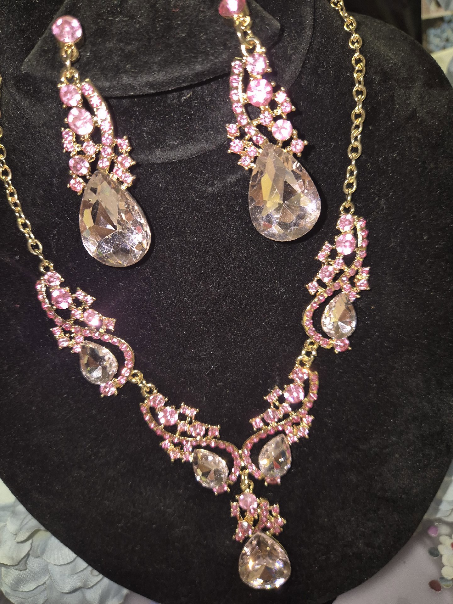 Jewellery Set , Unbranded, One Size, Excellent condition — preloved on SilentSale®