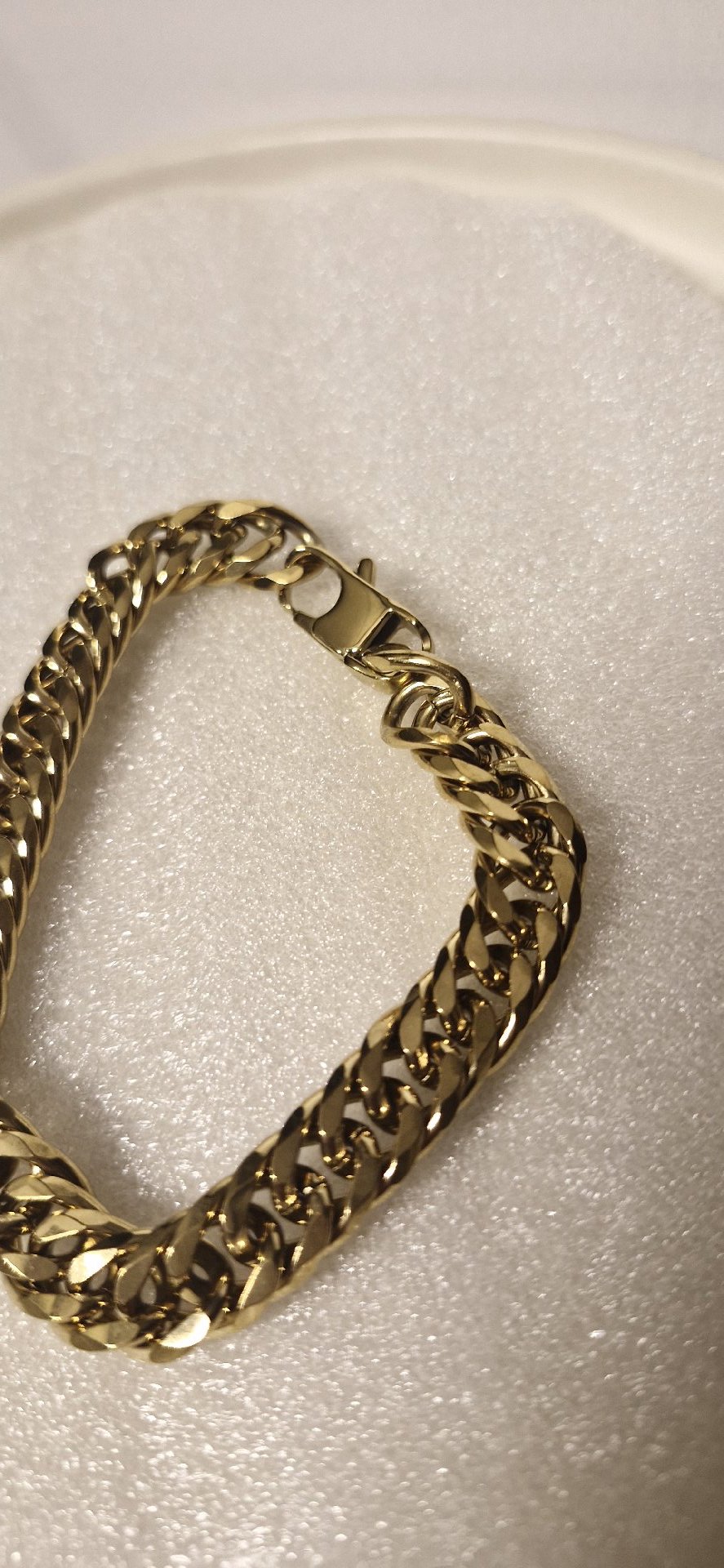 Gold Tone Cuban Link Chain Bracelet, Gold Tone, One Size, New condition — preloved on SilentSale®
