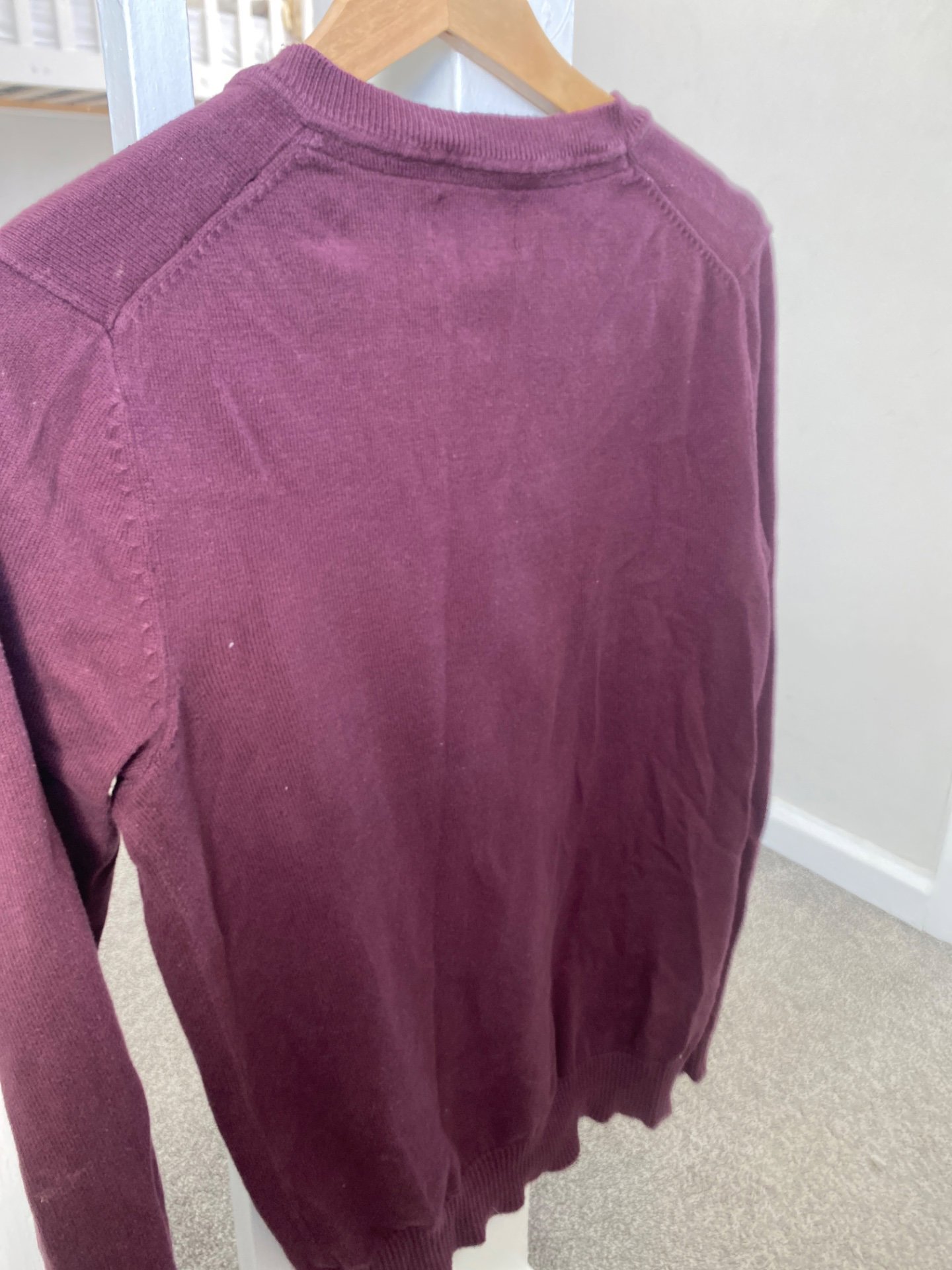 Charles Tyrwhitt Burgundy V-Neck Jumper – Size M, Charles Tyrwhitt, M, Excellent condition — preloved on SilentSale®