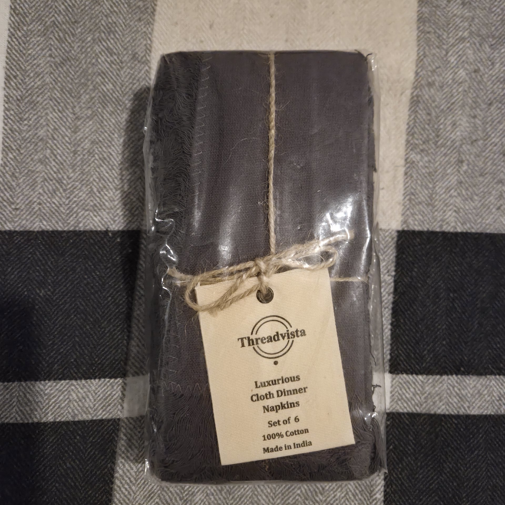 Threadvista Luxurious Cloth Dinner Napkins Set of 6, Threadvista, Medium, New condition — preloved on SilentSale®