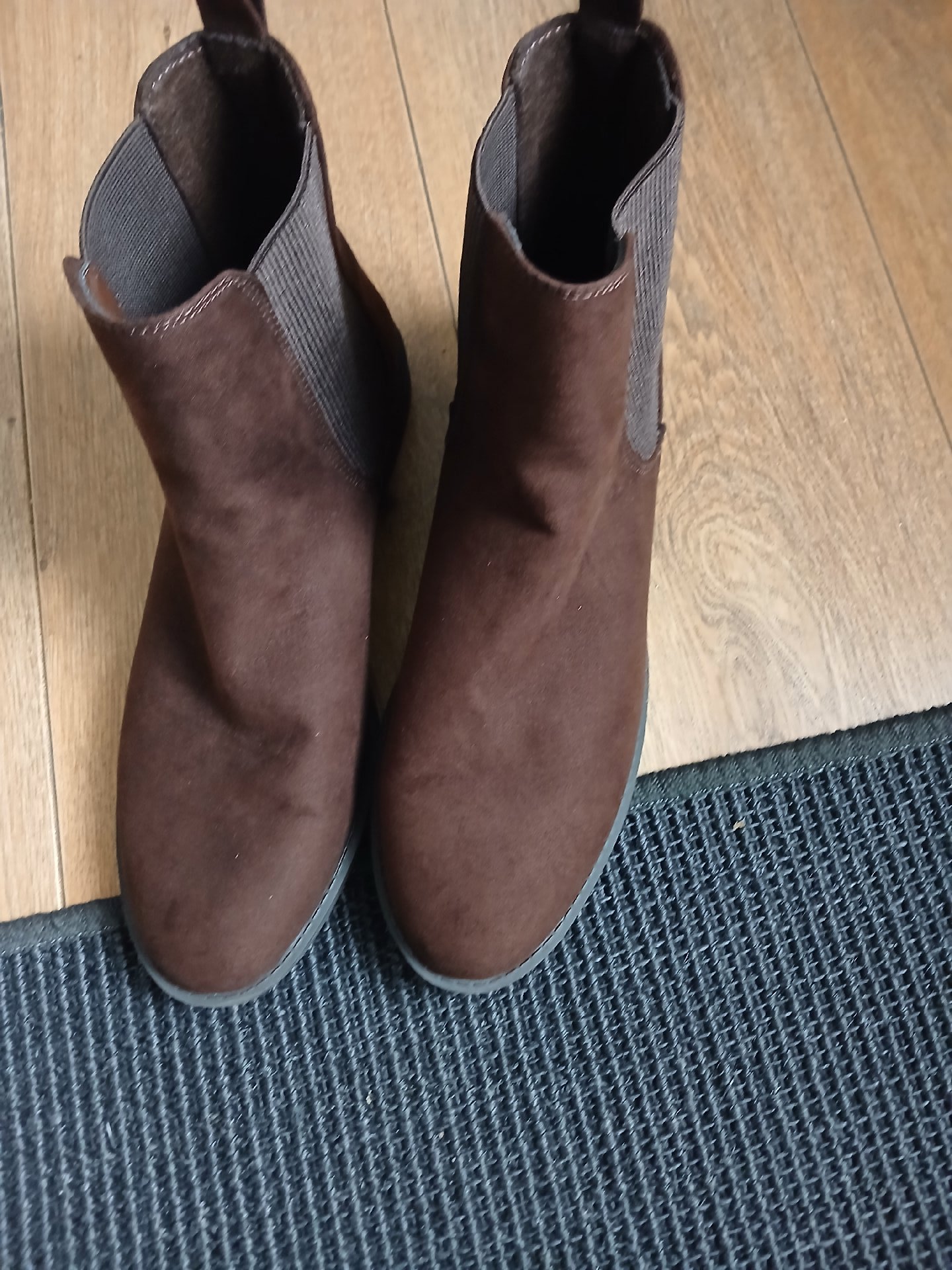 Brown Suede Chelsea Ankle Boots, Primark, 6, Excellent condition — preloved on SilentSale®